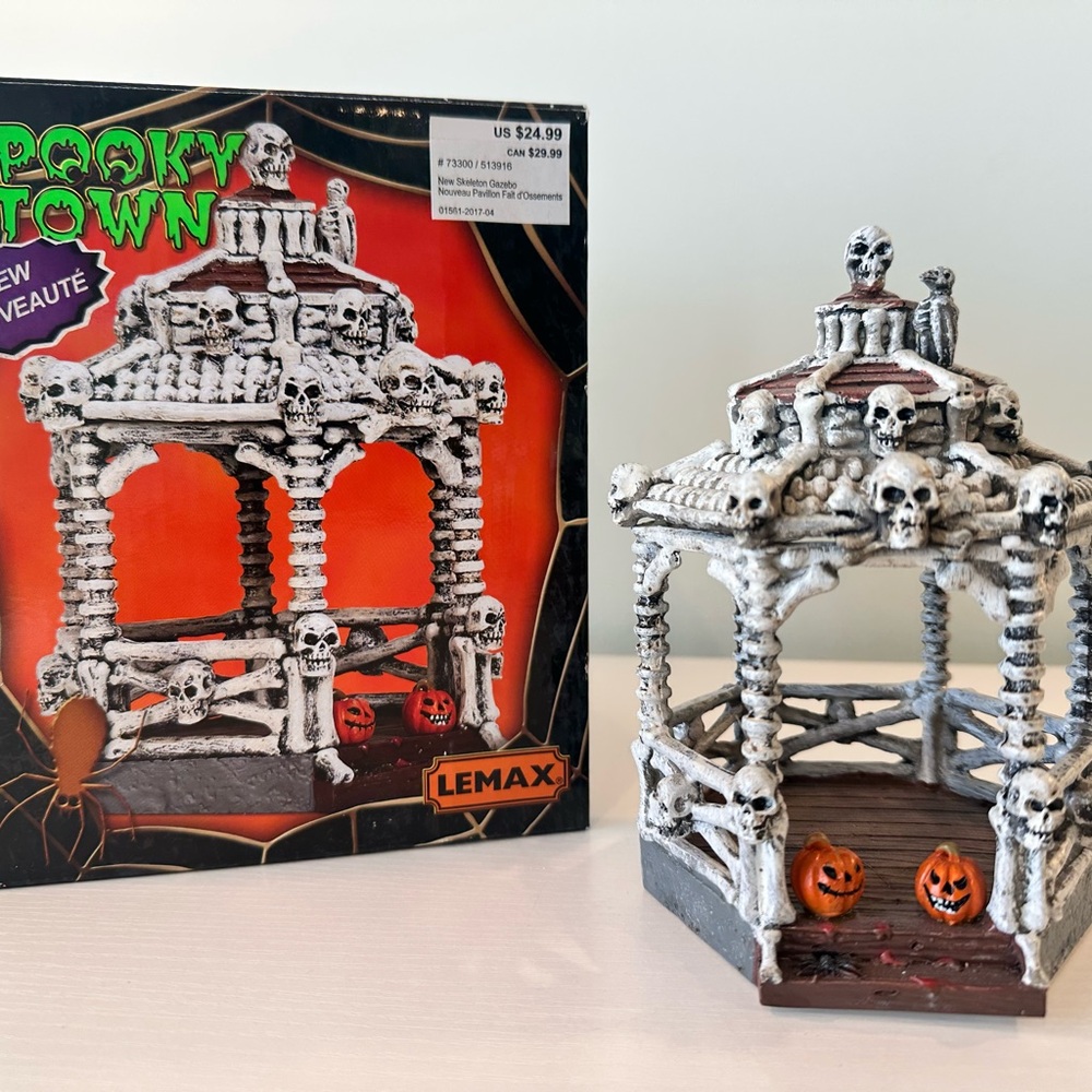 Lemax Spooky Town - New Skeleton Gazebo (2017)
